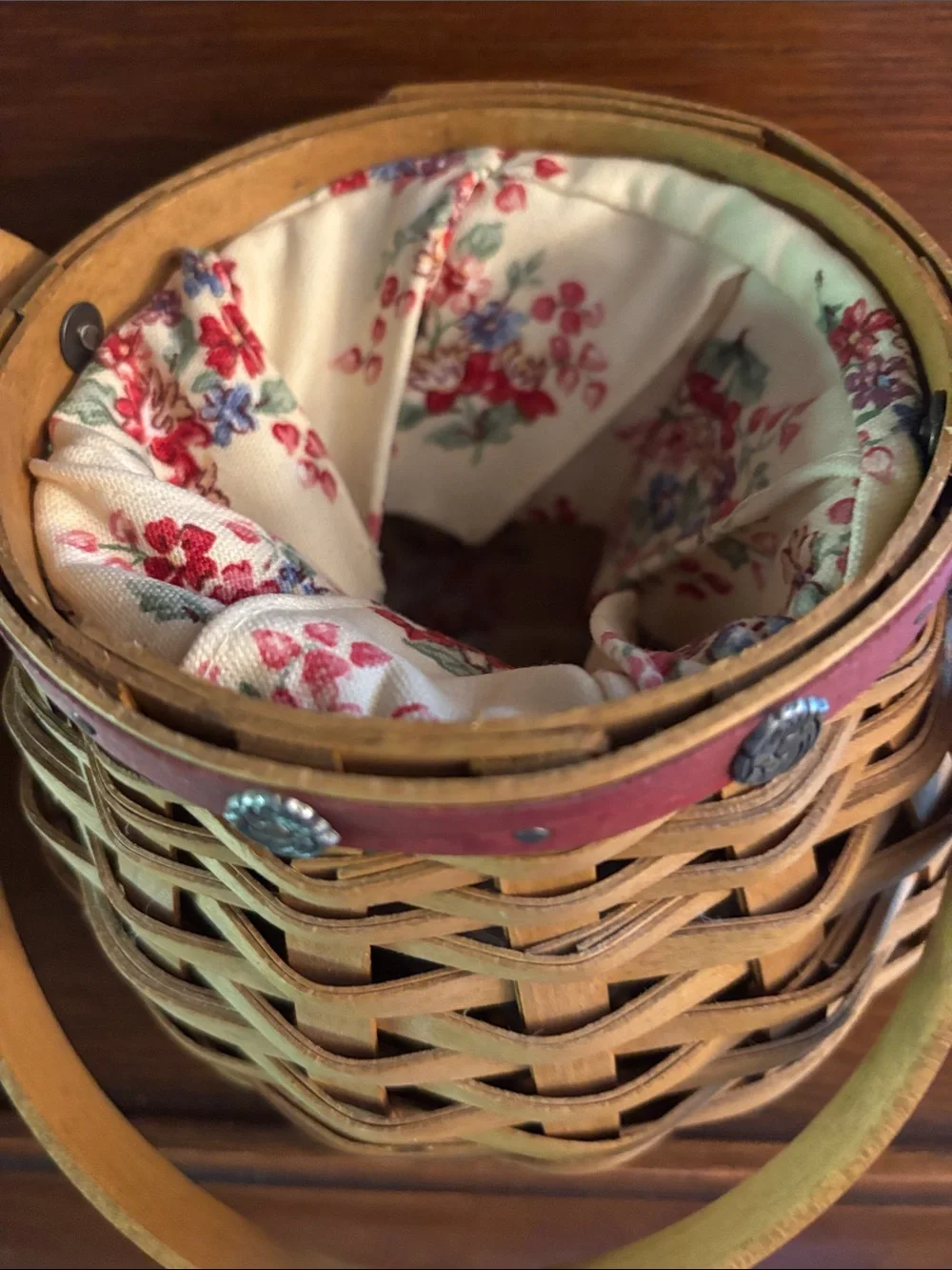 Longaberger 2004 Tournament of Roses Basket with lid, liner, protector.